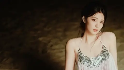 老人高铁厕所掉金戒指